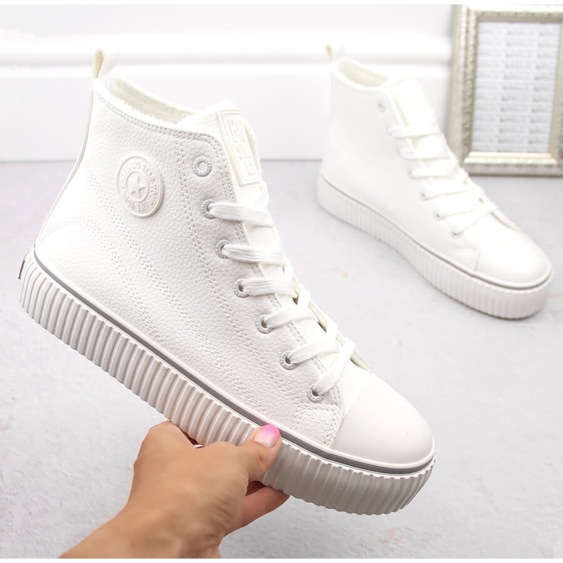 Vita isolerade high-top sneakers Big Star OO274788 2