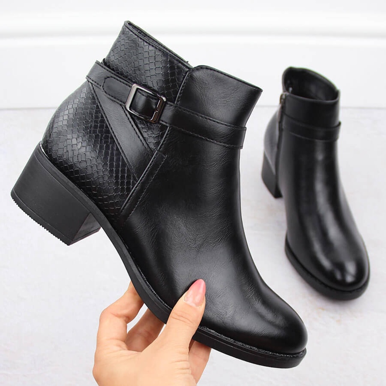 Isolerade högklackade damstövlar, svarta Potocki 12280 1