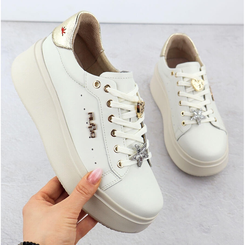 Kvinnors läderskor på plattformen Beige Filippo 6790 1