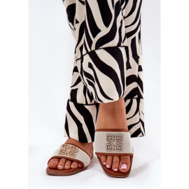 Eleganta kvinnors flip flops med kamel platthelad dekoration brun 3