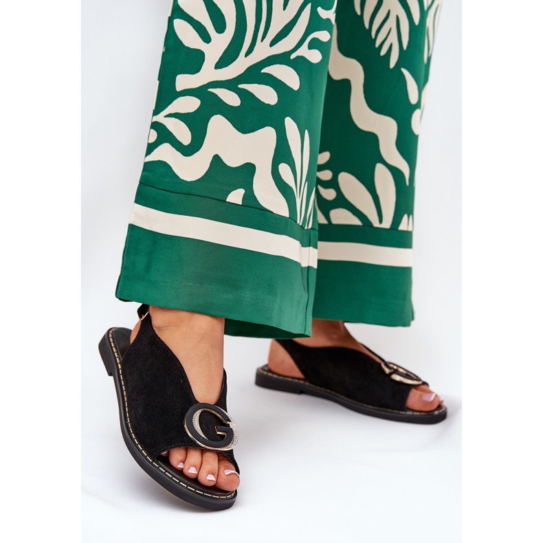 Platta sandaler med svart dekoration 2