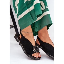 Platta sandaler med svart dekoration 7