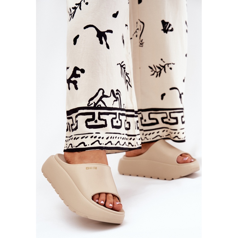 Kvinnors skum tofflor på Big Star RR274A569 -plattformen beige 2