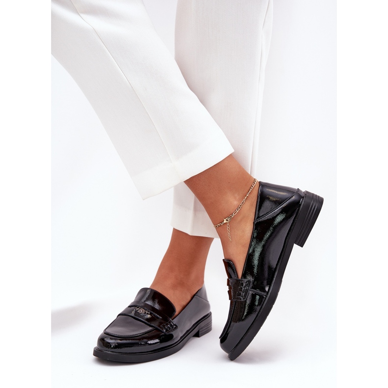 Eleganta lackerade kvinnors loafers gjorda av naturligt Vinceza läder 18100 svart 2