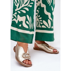 Flat -hanterade lädersandaler med dekorationen av Laura Messi 2865 Zlotys gyllene 2