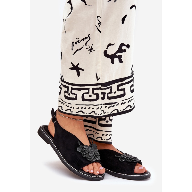 Jezzi Flat -hanterade kvinnosandaler med en svart dekoration 1