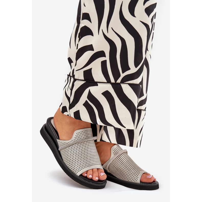 Jezzi Kvinnokilar med en dekorativ silverrem grå 1