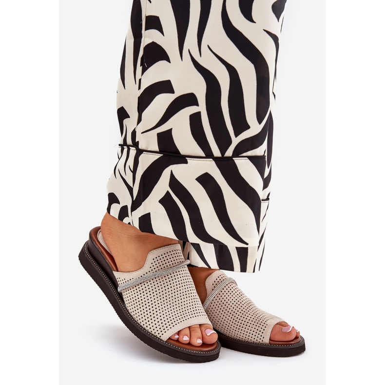 Jezzi Kvinnokilar med en dekorativ beige rem 1