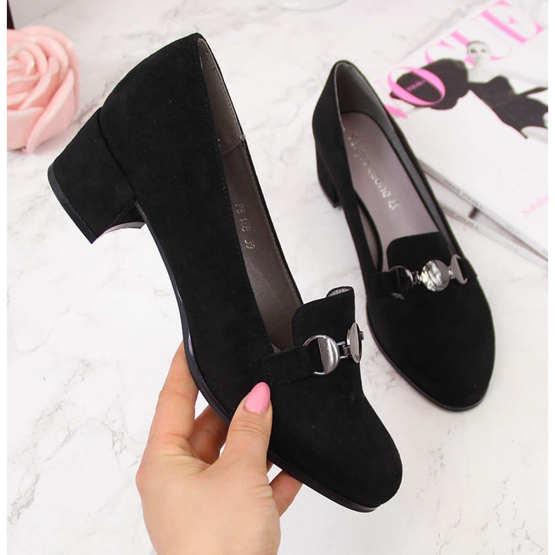 Svarta damskor med block från Sergio Leone 2