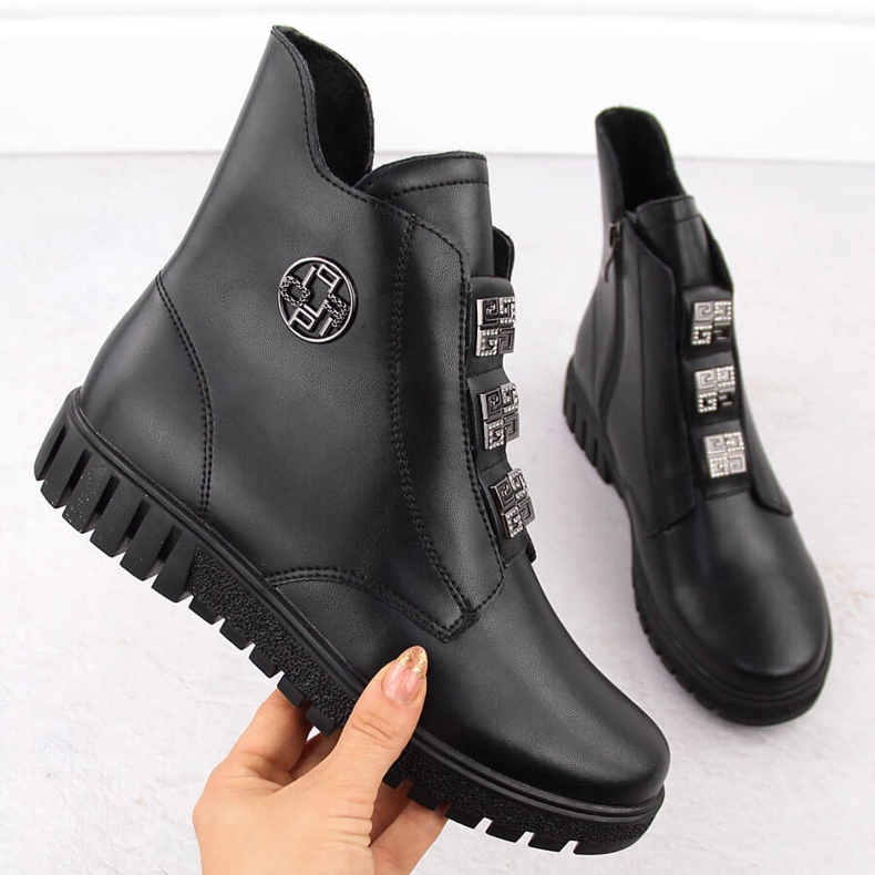 Svarta ankelstövlar i läder på plattformen med dekorationer, Filippo DBT6360 2