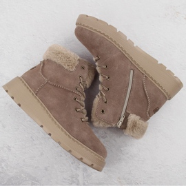 Kvinnors läderstövlar med päls på den bruna plattformen Rieker 70402-24 beige 3