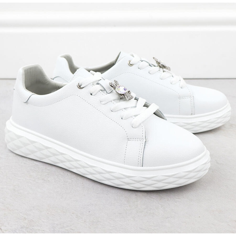 Kvinnors läderskor med en prydnad på den vita plattformen Sergio Leone SP110 2