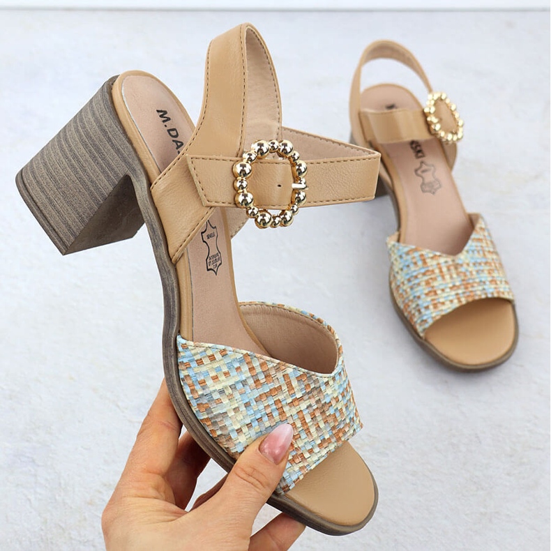 Kvinnors sandaler på pelaren i Beige Braids M. Daszyński MR24125-4 1