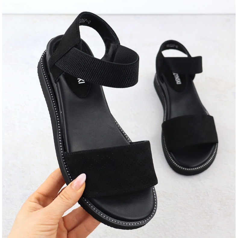 Kvinnors sandaler på en låg kil av mocka svart M. daszyński MR2267-8 1