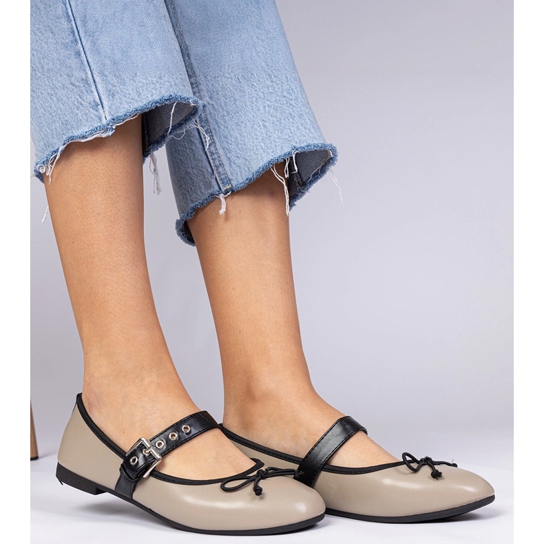 Mörk beige kvinnors ballerinas med en båge 2