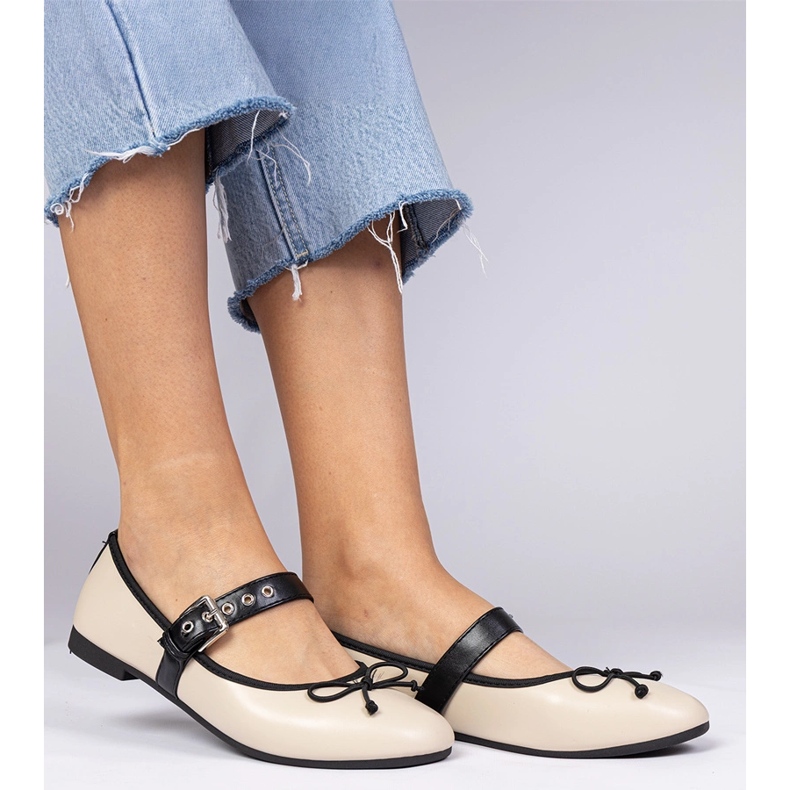 Beige kvinnors ballerinas med en båge 2