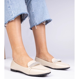 Beige kvinnors loafers med zirkoner 1