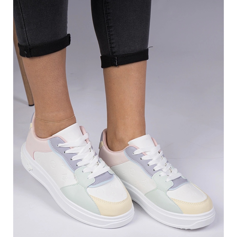 Vita och blå sportsneakers från Eco-Leather 1