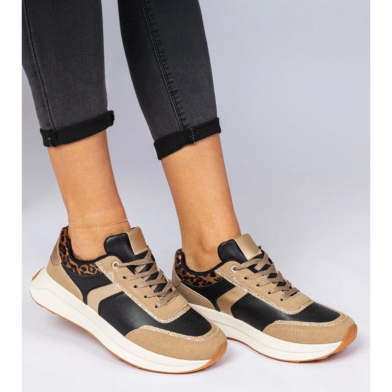 Svarta kvinnors sneakers med glitter med ett djurmönster 1