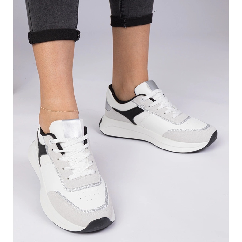 Vita damsneakers med glitter 2