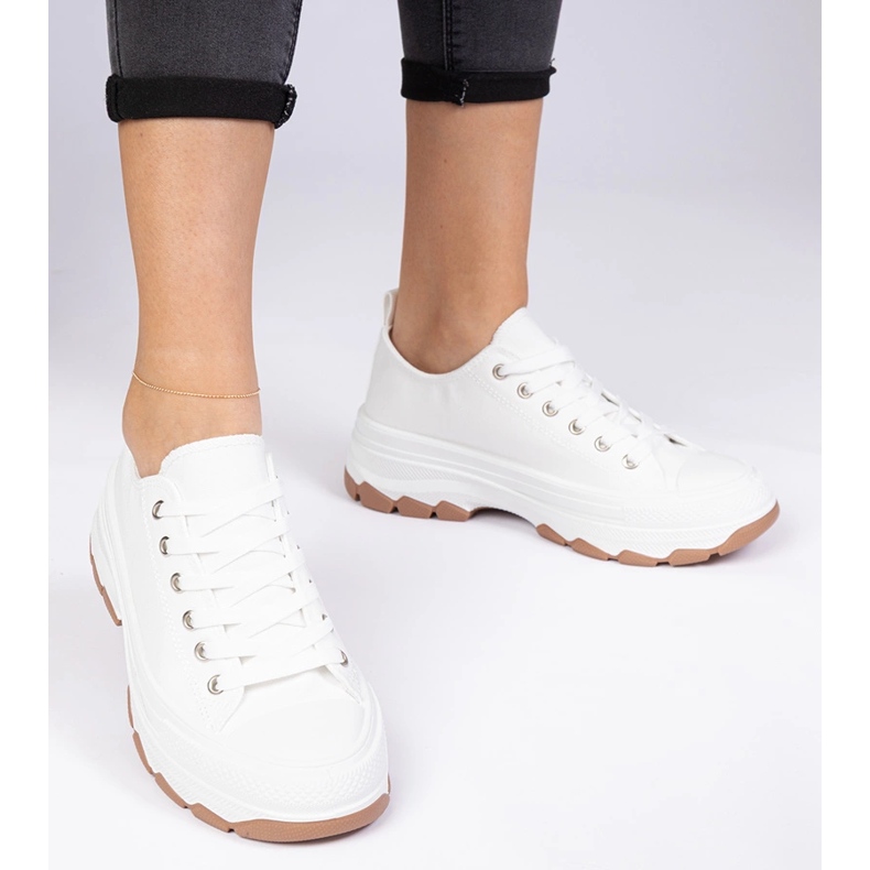 Vita sneakers med tjock sula 2