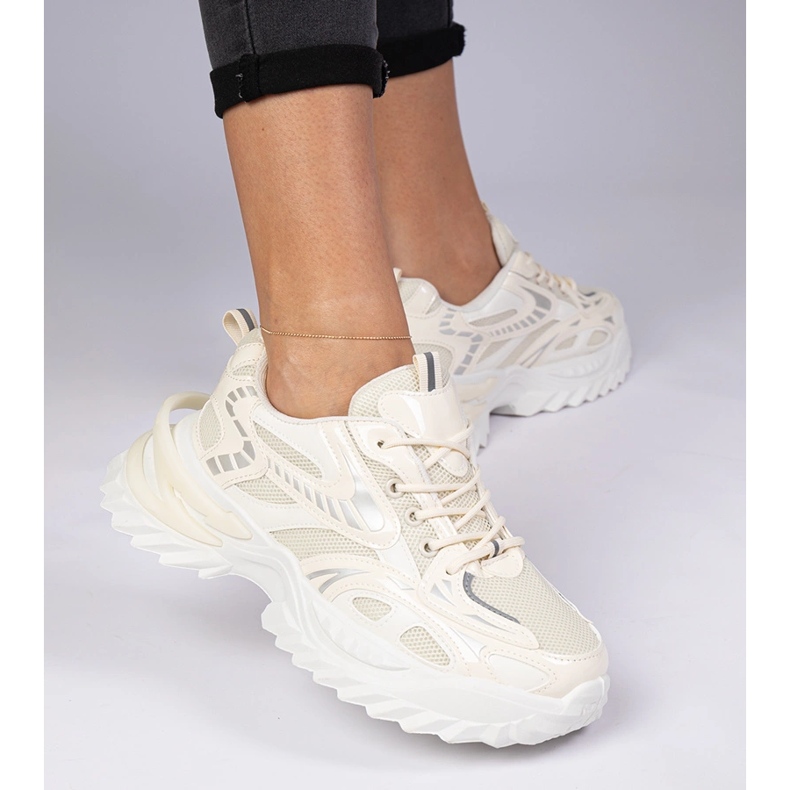 Beige Sports Sneakers på en massiv sula 2