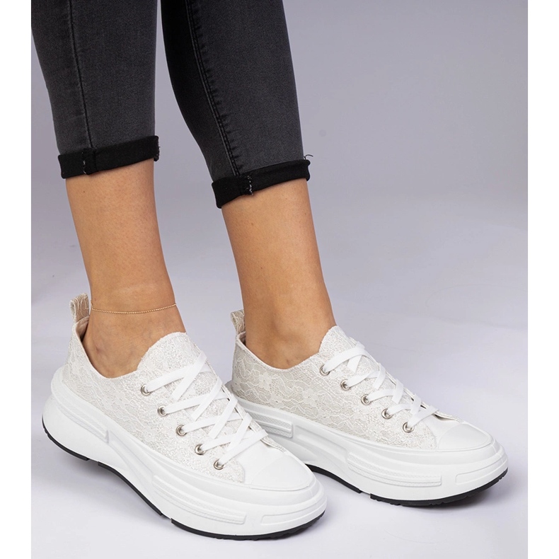 Vita kvinnors spetsar sneakers 1