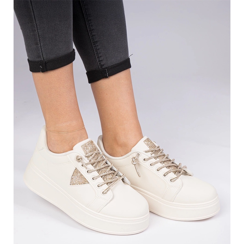 Beige sneakers sneakers med gyllene zirkoner 1
