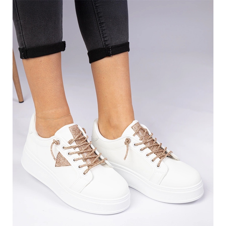 Vita sneakers sneakers med champagne zirkoner 1