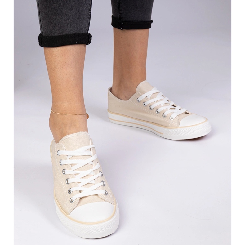 Bruna klassiska kvinnors sneakers beige 1