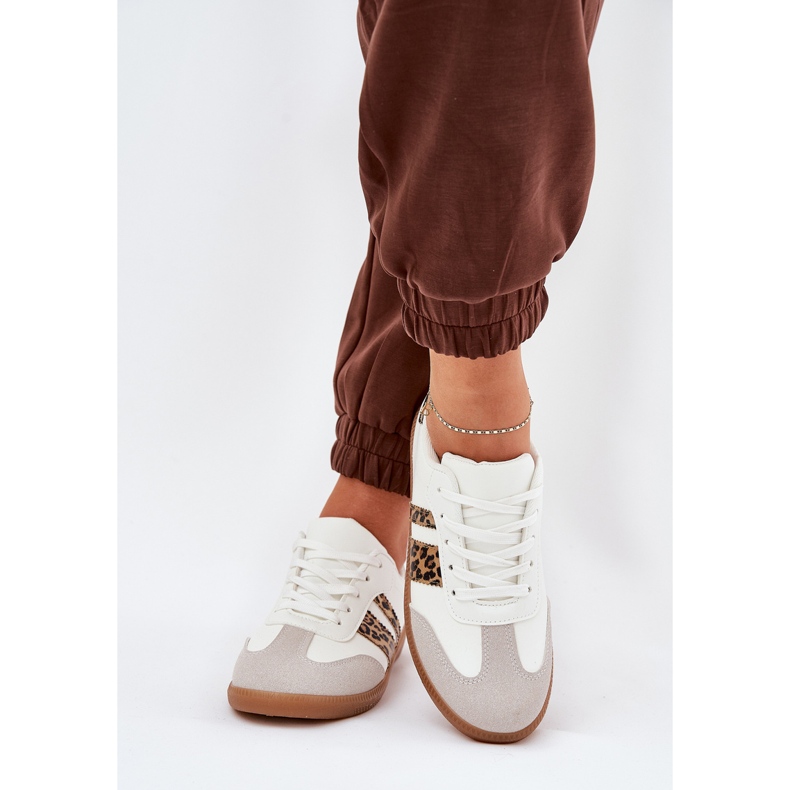 Låga kvinnors sneakers med Eco Leather White Leopard Print vit 2