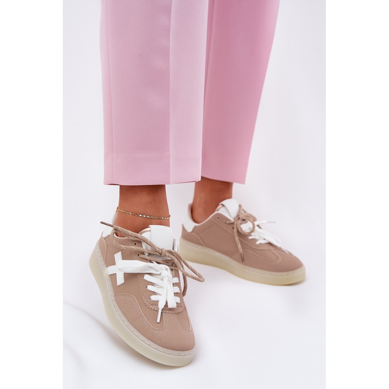 Låga kvinnors sportskor beige 2