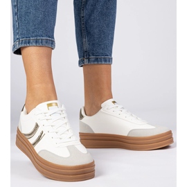 Vita sneakers kvinnors sneakers med ett gyllene tillägg 2