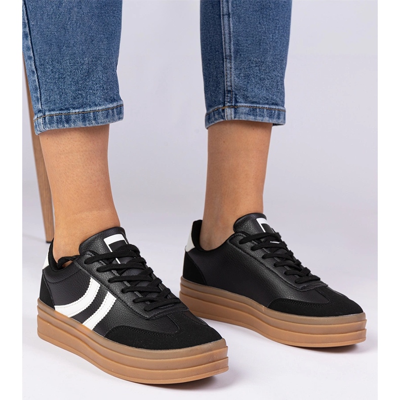 Svarta sneakers kvinnors sneakers på plattformen 1
