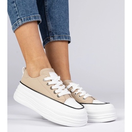 Beige kvinnors sneakers på en hög sula 2