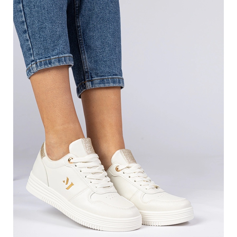 Beige kvinnors sneakers med gyllene brokad 1