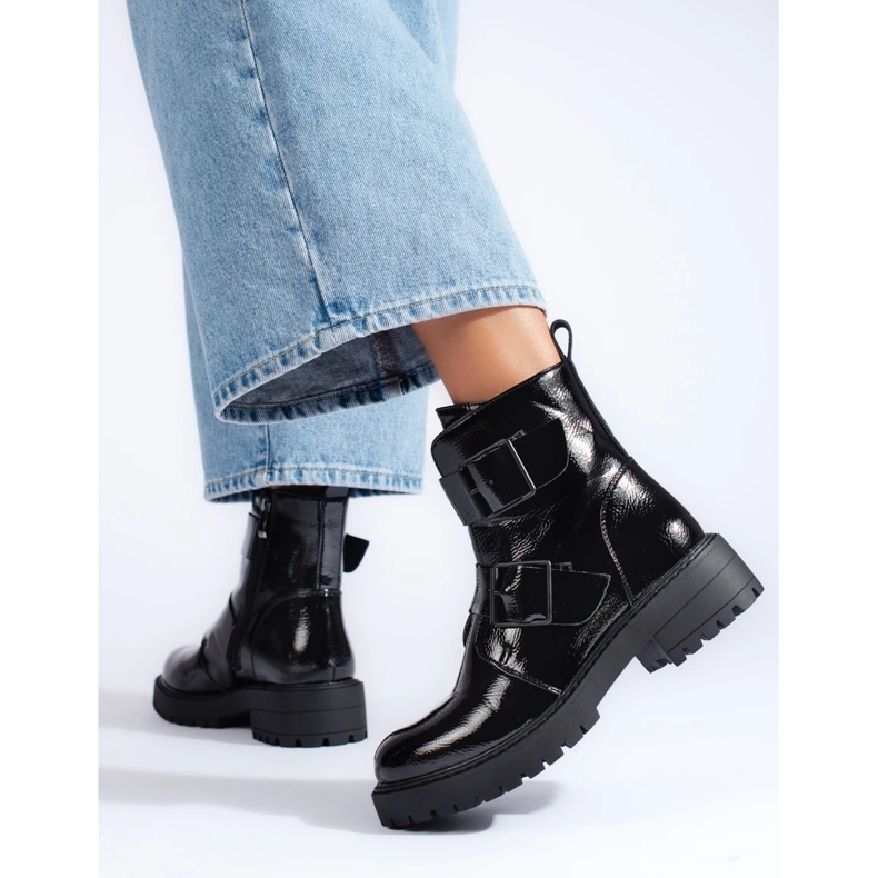 Svarta dambaggies med spännen 1