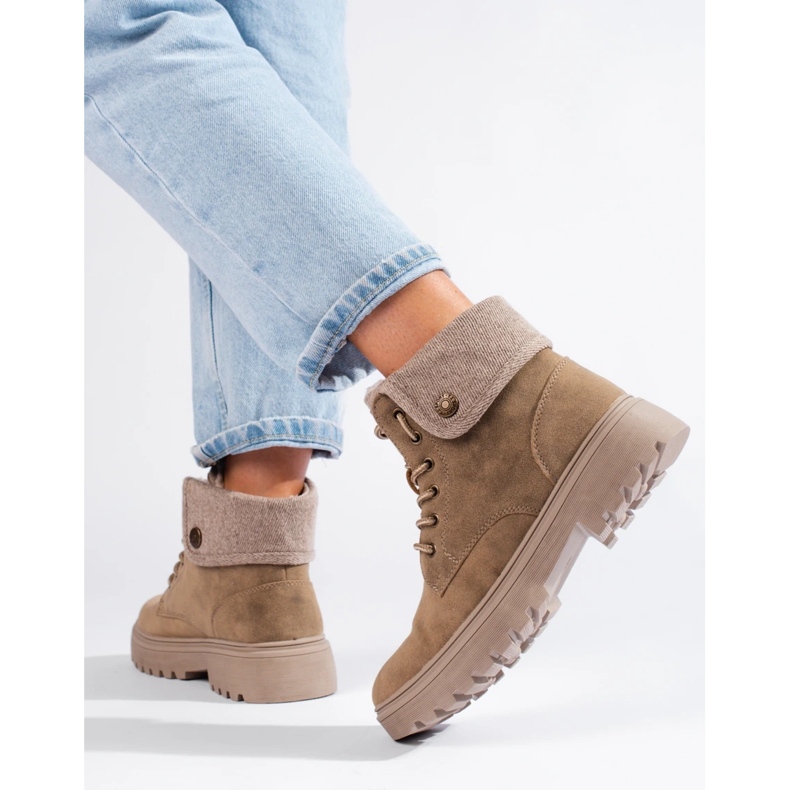 Beige damstövlar med fårskinnsfoder 2