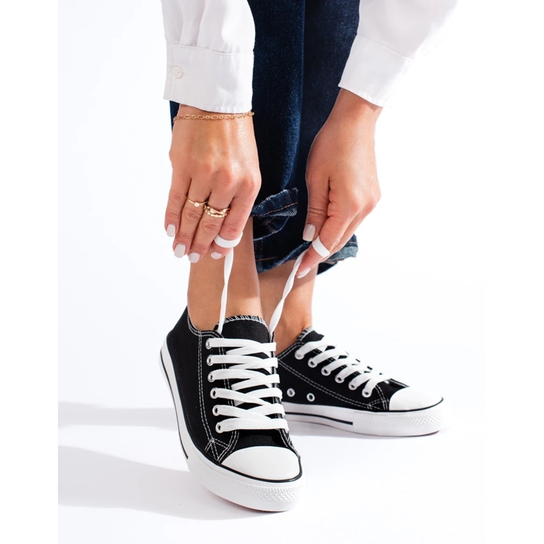 Klassiska svarta Shelovet sneakers 2