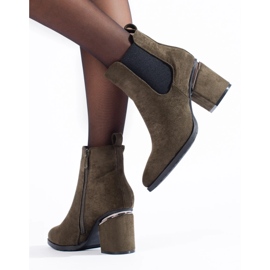 Mörkgröna stövletter i mocka från Vinceza 2