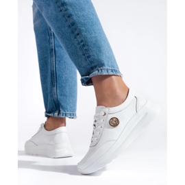 Sportskor i vitt läder 1