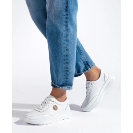 Sportskor i vitt läder 2