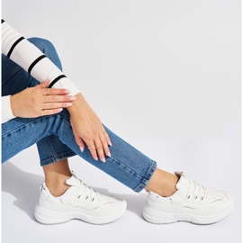 Vita damsportskor med tjock sula 1