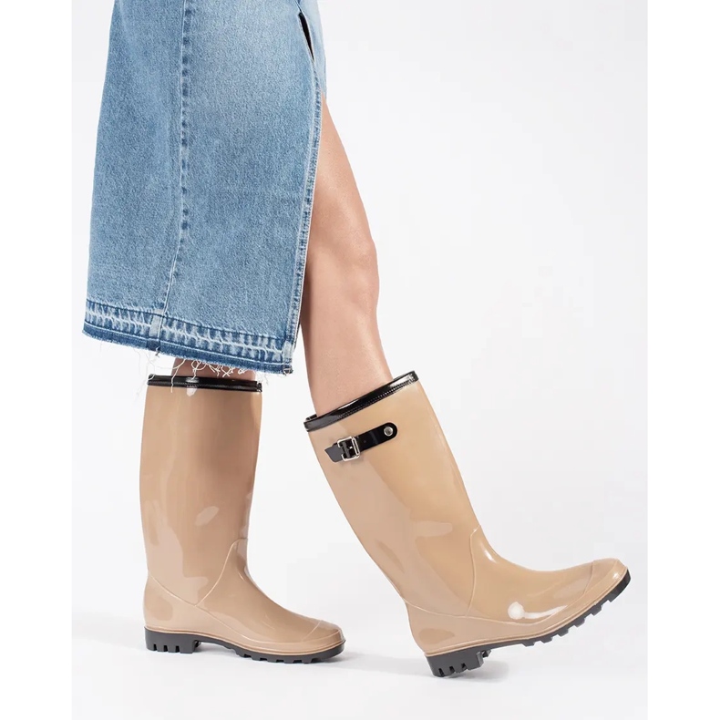 Beige damstövlar med hög patentskydd 1