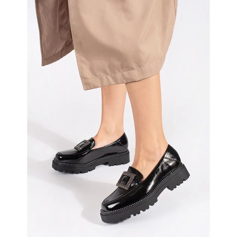 Goodin Svarta plattformsmockasiner för kvinnor dekorerade med ett spänne och strass 2