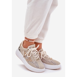 Kvinnors sportskor med mesh och beige studs 1