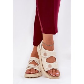 Kvinnors sandaler med dekorativa detaljer för beige 2