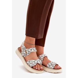 Sandaler för kvinnors material på plattformen beige 1