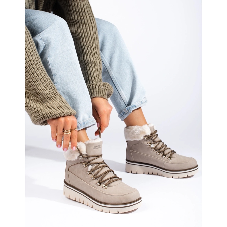 Damfångare på perrongen beige 1