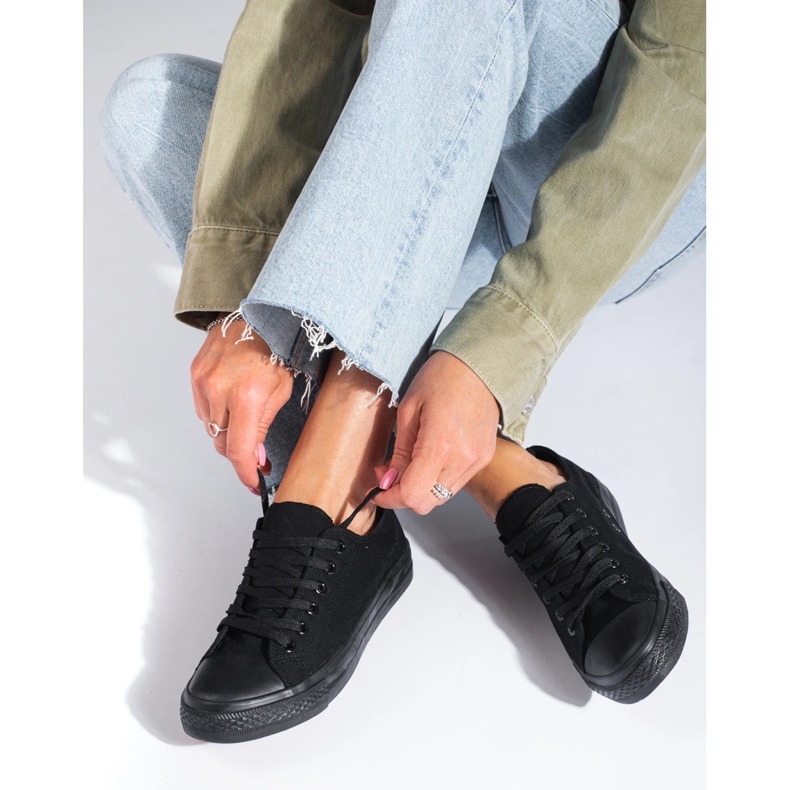 Shelovet svarta klassiska låga sneakers 1